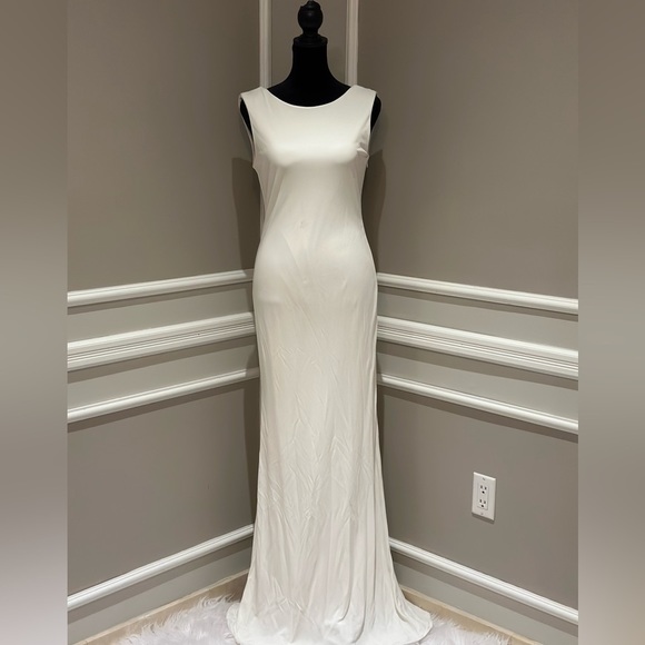 Badgley Mishcka Beaded Cowl Back Jersey White Gown - size 6. - Picture 7 of 12